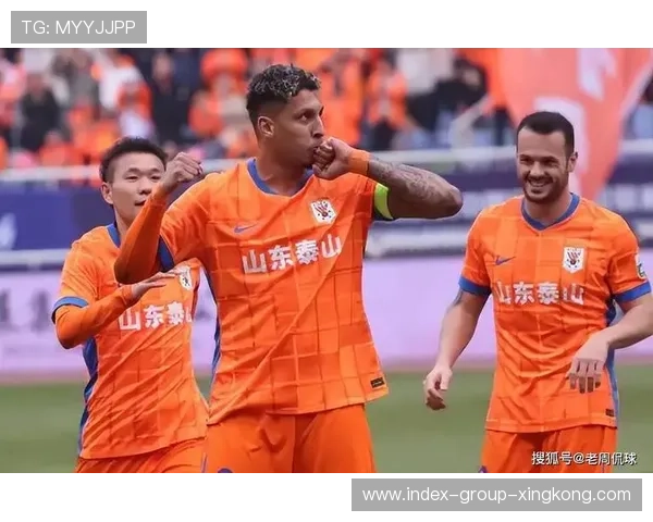 山东泰山通过中场的渗透稳步压制对手