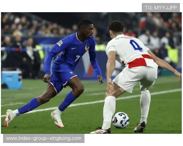 登贝莱右路突破制造连续角球